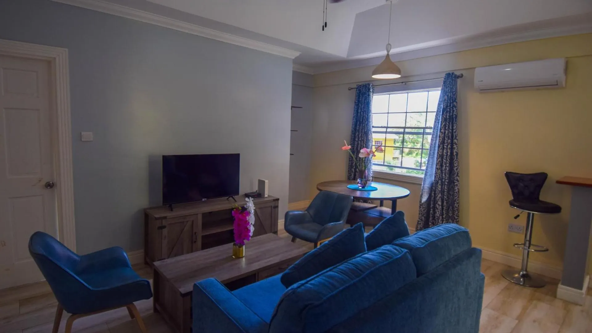 Sea Piton View Apartment- Location, Convenience, Modern Living Soufrière Appart hôtel