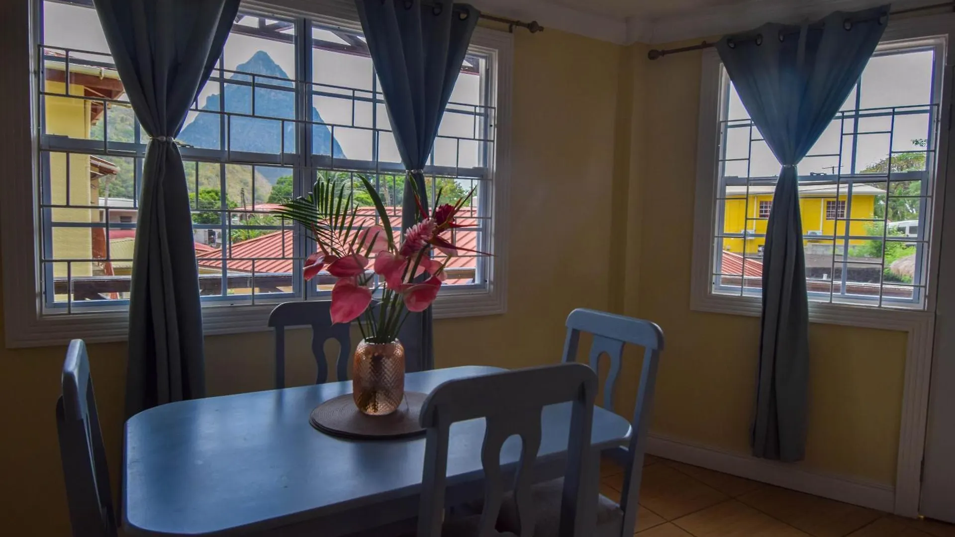 Sea Piton View Apartment- Location, Convenience, Modern Living Soufrière Appart hôtel