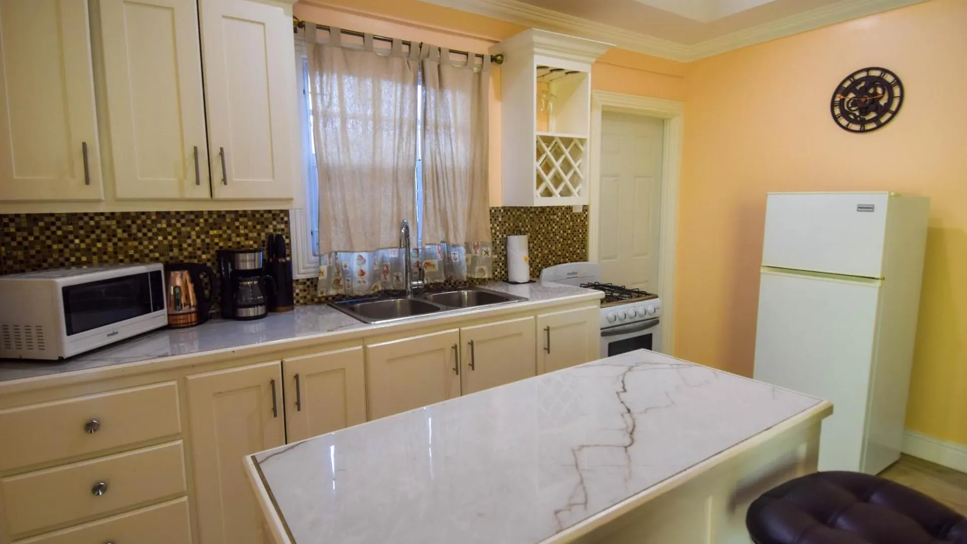 Sea Piton View Apartment- Location, Convenience, Modern Living Soufriere