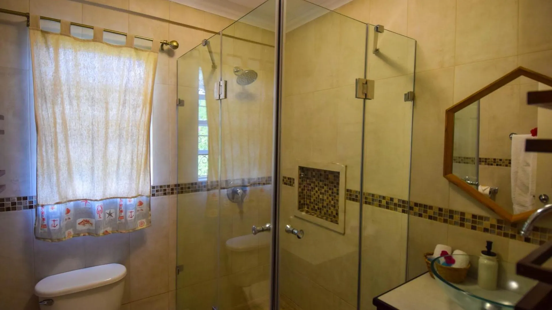 Sea Piton View Apartment- Location, Convenience, Modern Living Soufriere