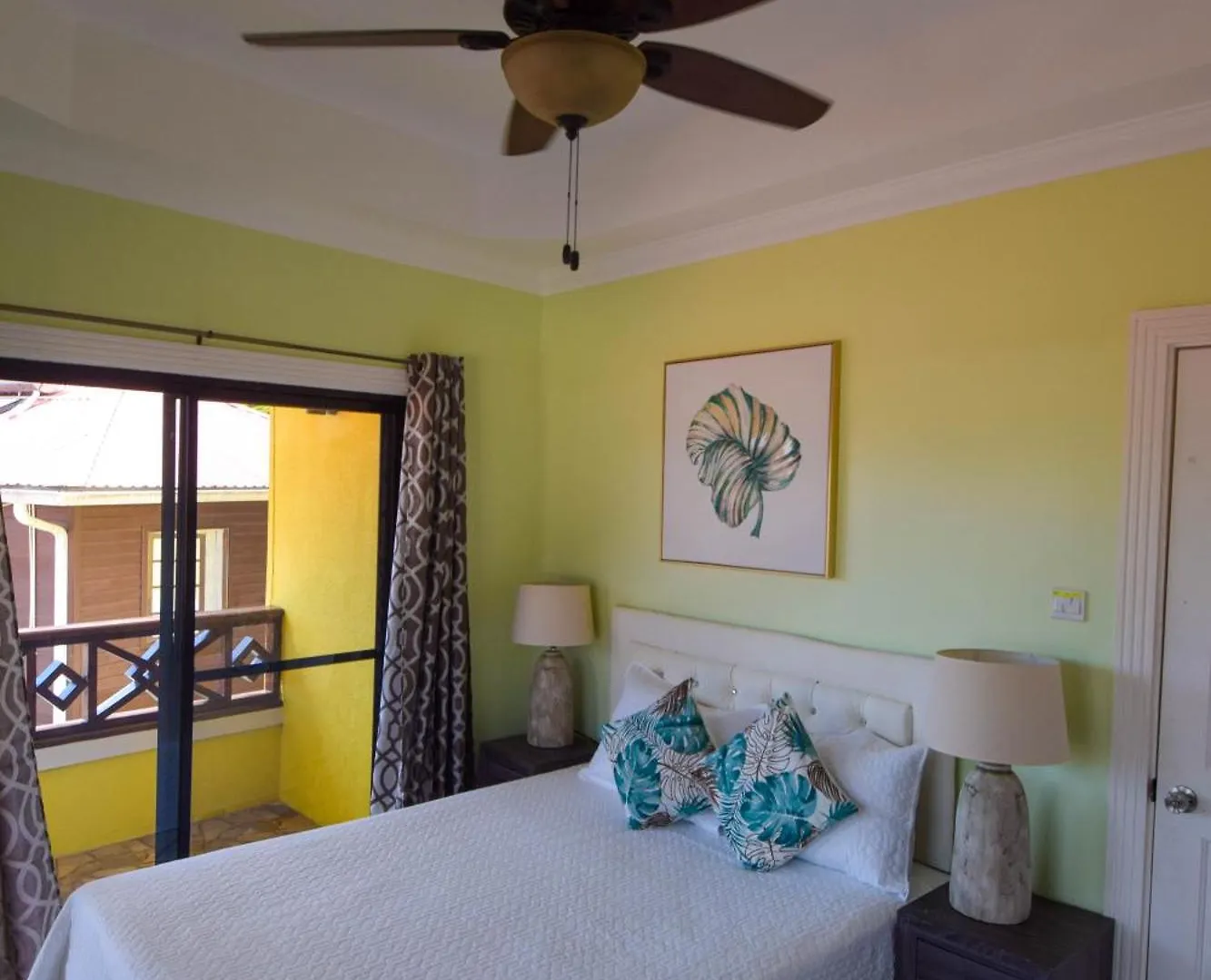 Aparthotel Sea Piton View Apartment- Location, Convenience, Modern Living Soufriere