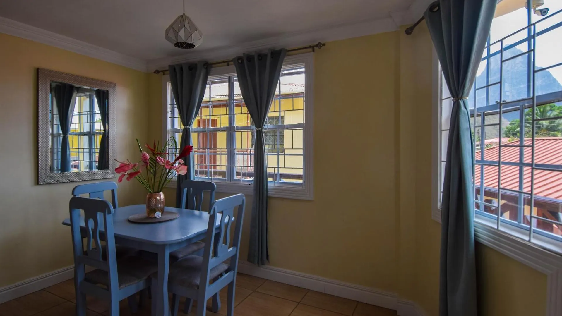 *** Aparthotel Sea Piton View Apartment- Location, Convenience, Modern Living Soufriere Saint Lucia