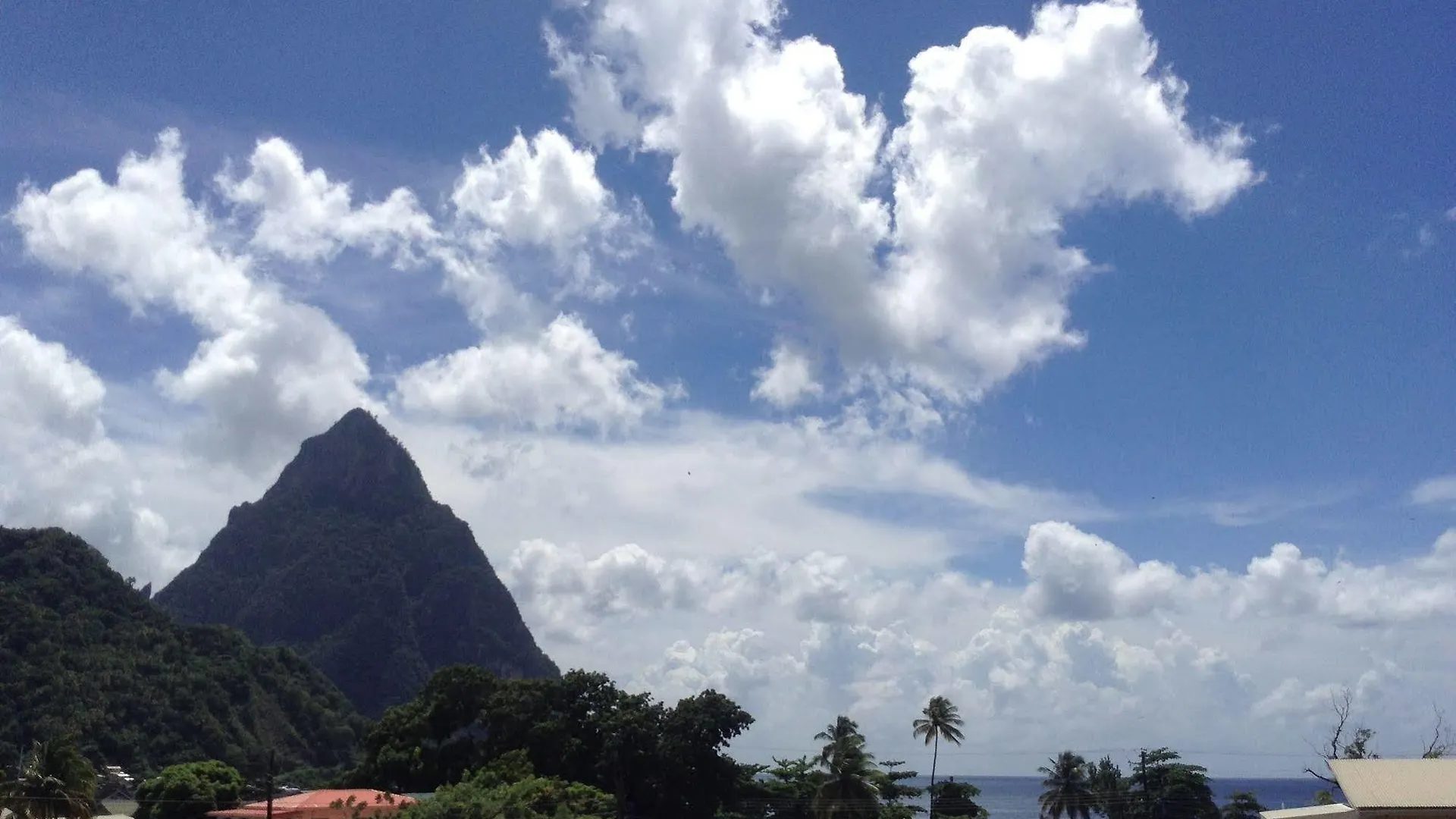 Aparthotel Sea Piton View Apartment- Location, Convenience, Modern Living Soufriere